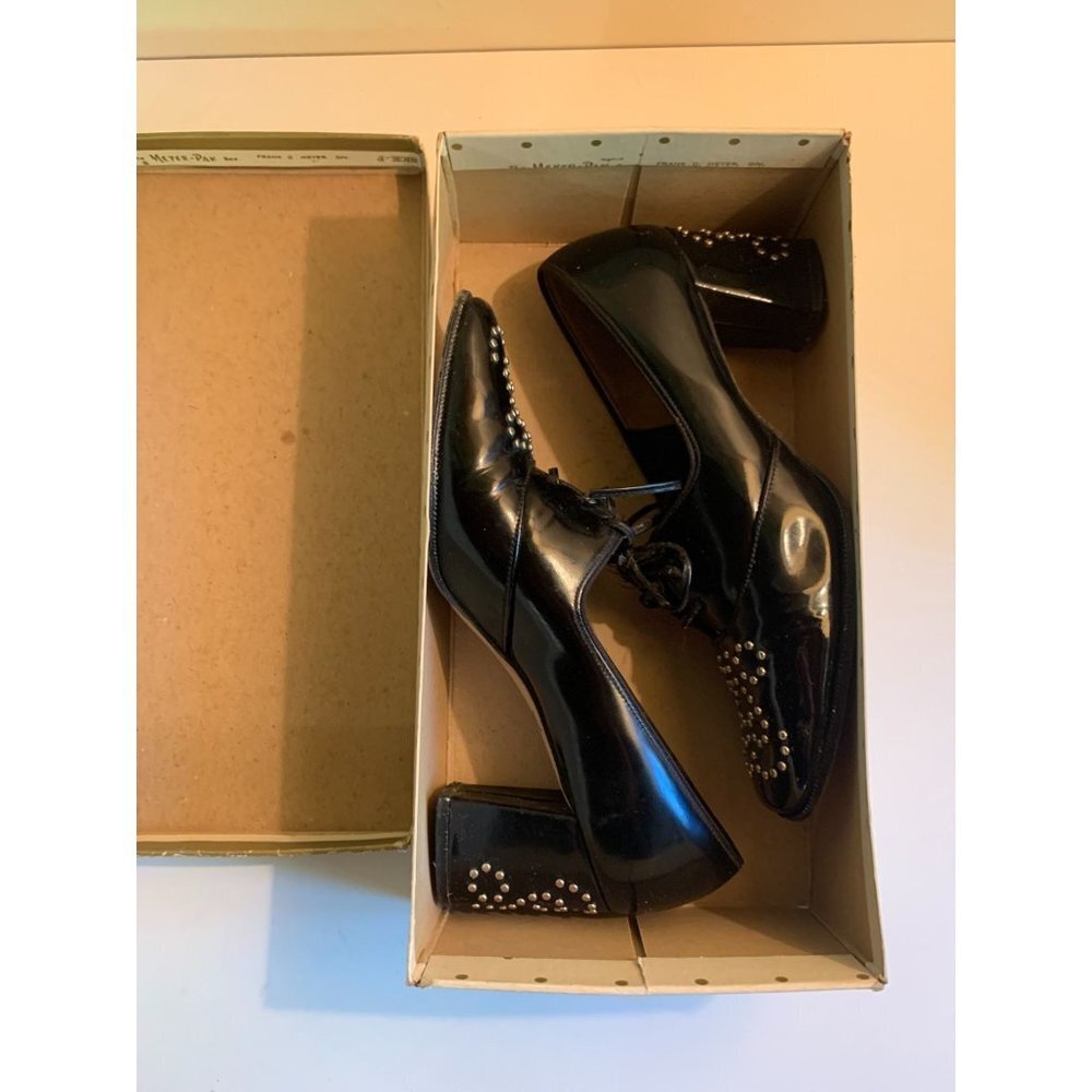 Vintage 1960 Black Patent Leather Studded Oxford Lace Up Shoe 6 B - Picture 9 of 9
